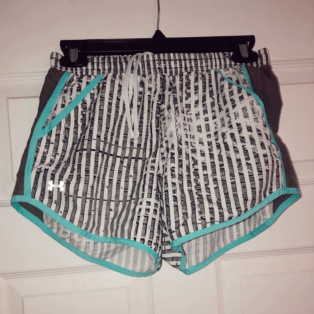 UNDER ARMOUR SHORTS